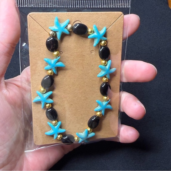 Black Onyx and  Howlite gemstone bracelet handmade stretchy - Picture 3 of 5